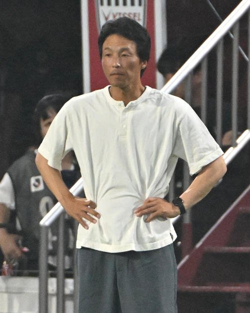 湘南の山口監督(2025年7月撮影)