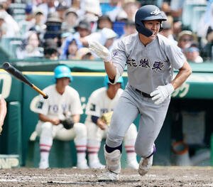 花巻東対東洋大姫路　7回表花巻東無死、代打中村耕は一ゴロに倒れる(撮影･加藤哉)