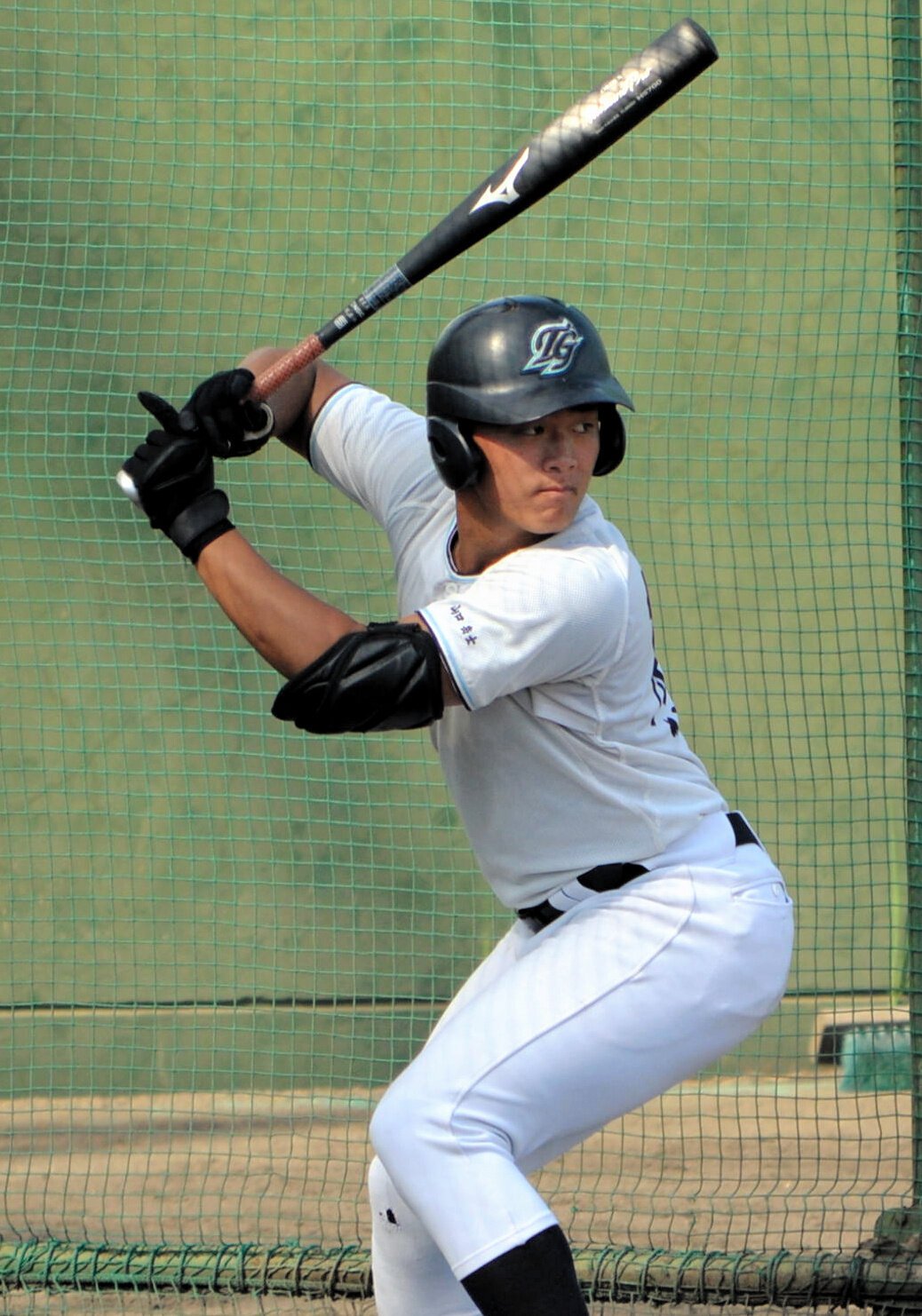 山口岳士選手=2025年8月7日午後3時43分、兵庫県西宮市の津門中央公園野球場、三沢敦撮影