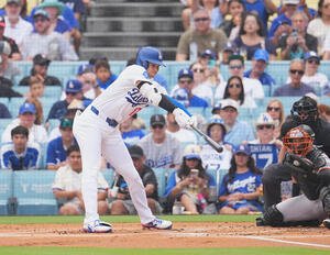 ドジャース対ジャイアンツ　1回裏ドジャース無死、空振りの三振に倒れる大谷(撮影･菅敏)