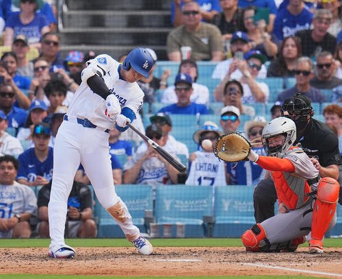 ドジャース対ジャイアンツ　8回裏ドジャース無死、空振りの三振に倒れる大谷(撮影･菅敏)