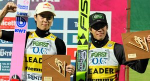 2位に入った日本の小林陵(左)と二階堂