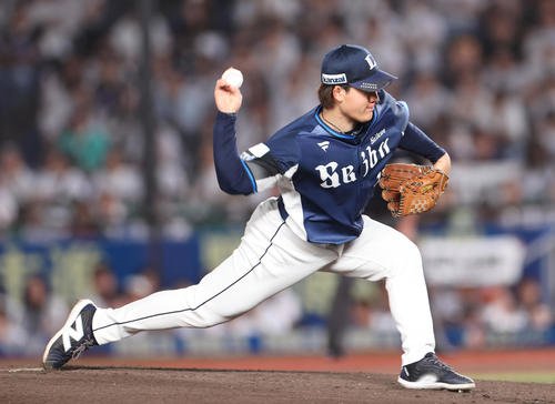 ロッテ対西武　力投する西武先発与座(撮影･水谷安孝)