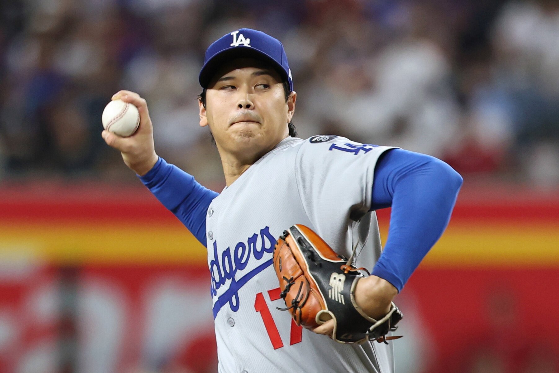 一回裏、力投するドジャース先発の大谷=金居達朗撮影