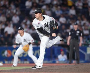 ロッテ対西武　先発し力投するロッテ木村(撮影･増田悦実)