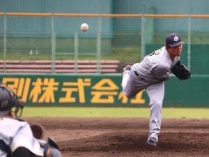 パナソニック対日本新薬　2番手で登板した、日本新薬の遠藤(撮影･中島麗)
