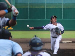アスミビルダーズ対サムティ　先発した、アスミビルダーズ･内海(撮影･中島麗)