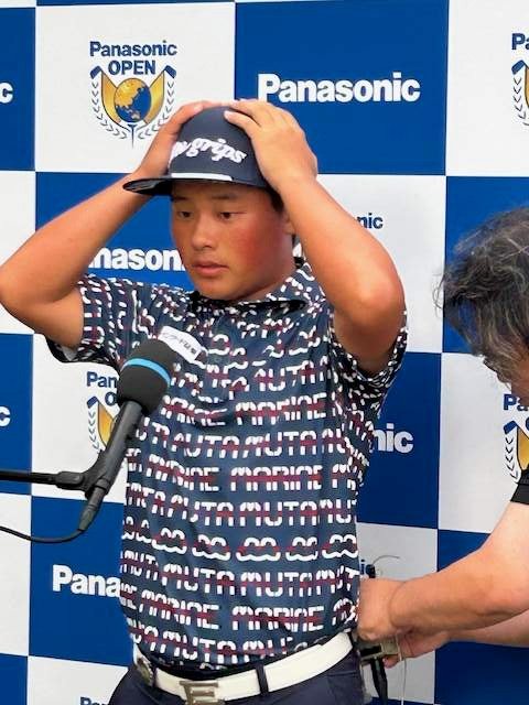 取材に応じる加藤金次郎