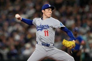 マリナーズ戦で力投するドジャース佐々木朗希(AP)