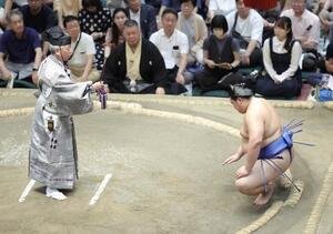 琴桜の休場により、大の里の不戦勝となる(撮影･河田真司)