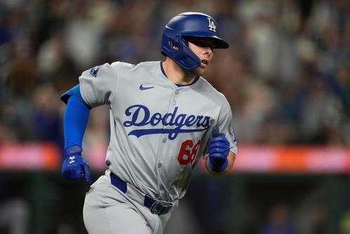 マリナーズ－ドジャース　5回、本塁打を放ったラッシング(AP)