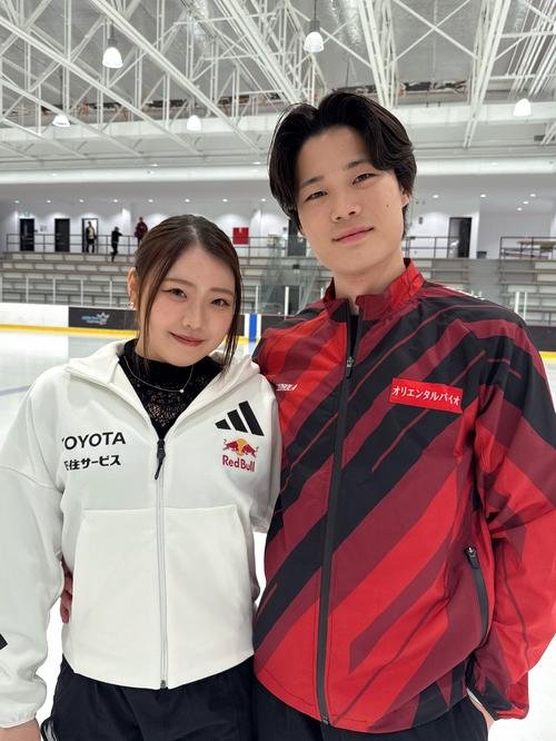 アイスダンスのカップル結成を電撃発表した紀平(左)と西山。拠点のカナダ･モントリオールで