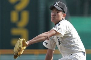 甲子園で投げる北海道･駒大苫小牧高時代の田中将大