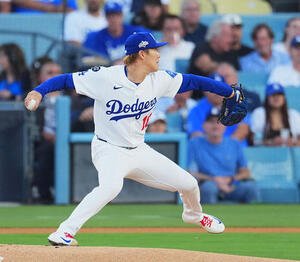 ドジャース対レッズ　ドジャース先発の山本(撮影･菅敏)
