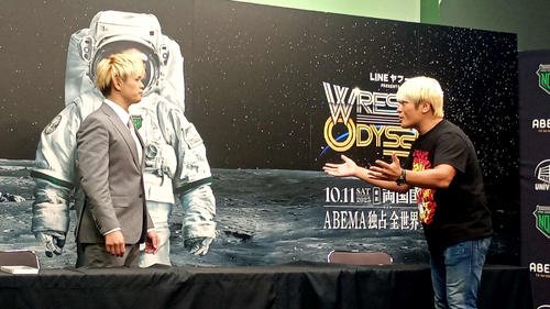 清宮海斗(左)と口論する拳王