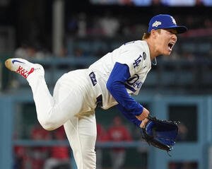 ドジャース対レッズ　投球後に叫ぶ山本(撮影･菅敏)
