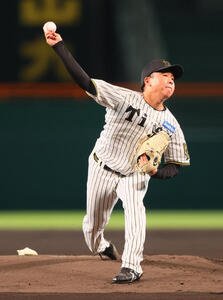 阪神対ヤクルト　阪神先発の村上(撮影･上山淳一)