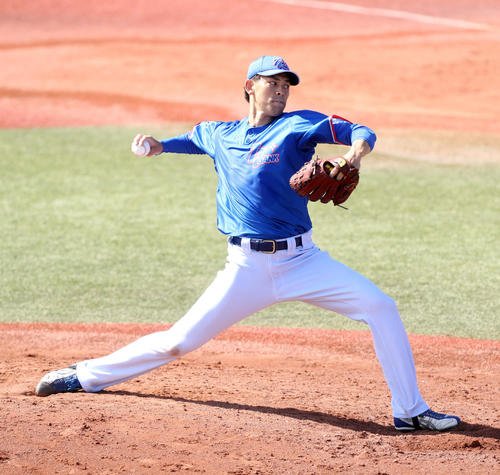 マルハン北日本カンパニー対七十七銀行　2番手で登板した七十七銀行･森(撮影･木村有優)