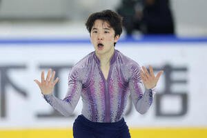男子SPで演技する友野(撮影･前田充)