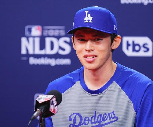 地区シリーズフィリーズ対ドジャース　前日会見に臨むドジャース佐々木(撮影･菅敏)