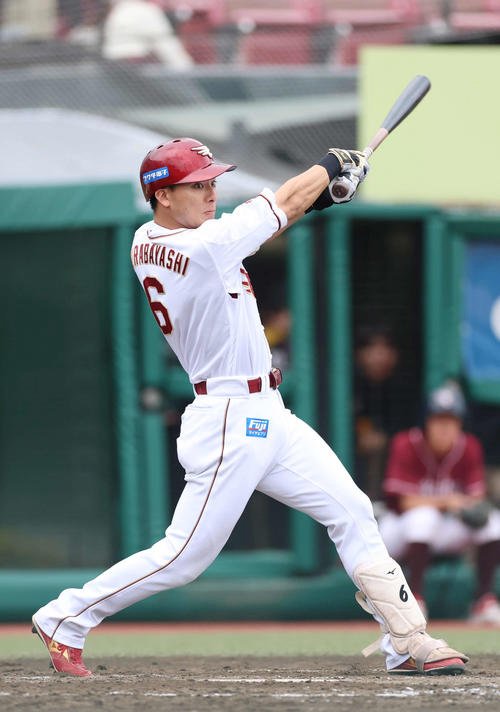 楽天対西武　3回裏楽天無死満塁、二ゴロに倒れる村林(撮影･増田悦実)