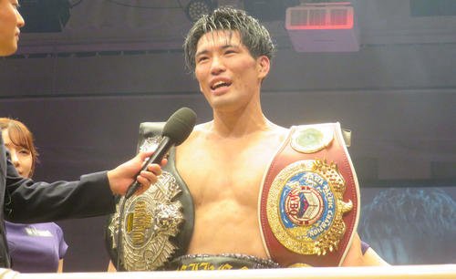 日本スーパーウエルター級王座の初防衛とWBOアジア･パシフィック同級王座獲得に成功した豊嶋亮太