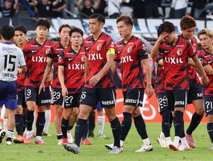 ガ大阪と引き分けた鹿島の選手たち