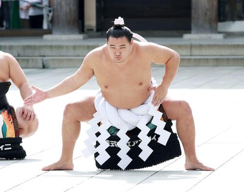 明治神宮奉納土俵入りに臨む豊昇龍(撮影･鈴木正人)