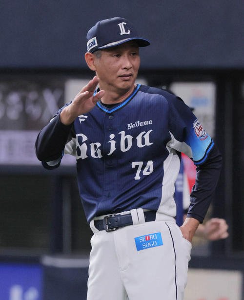 西武西口文也監督(2025年10月2日撮影)
