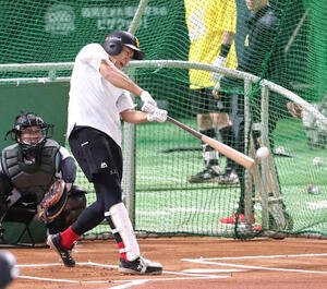 打撃練習を行うソフトバンク柳田(撮影･梅根麻紀)