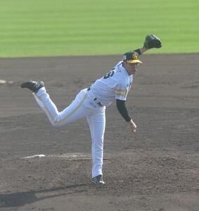中日対ソフトバンク　1回を投げ1安打無失点に抑えた藤井(撮影･佐藤究)