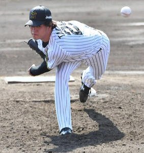 阪神対くふうハヤテ　3回表から登板した、阪神2番手の高橋(撮影･岩下翔太)