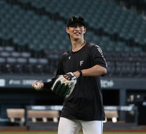 エスコンフィールドで先発投手練習に参加した日本ハム達(撮影･木下大輔)