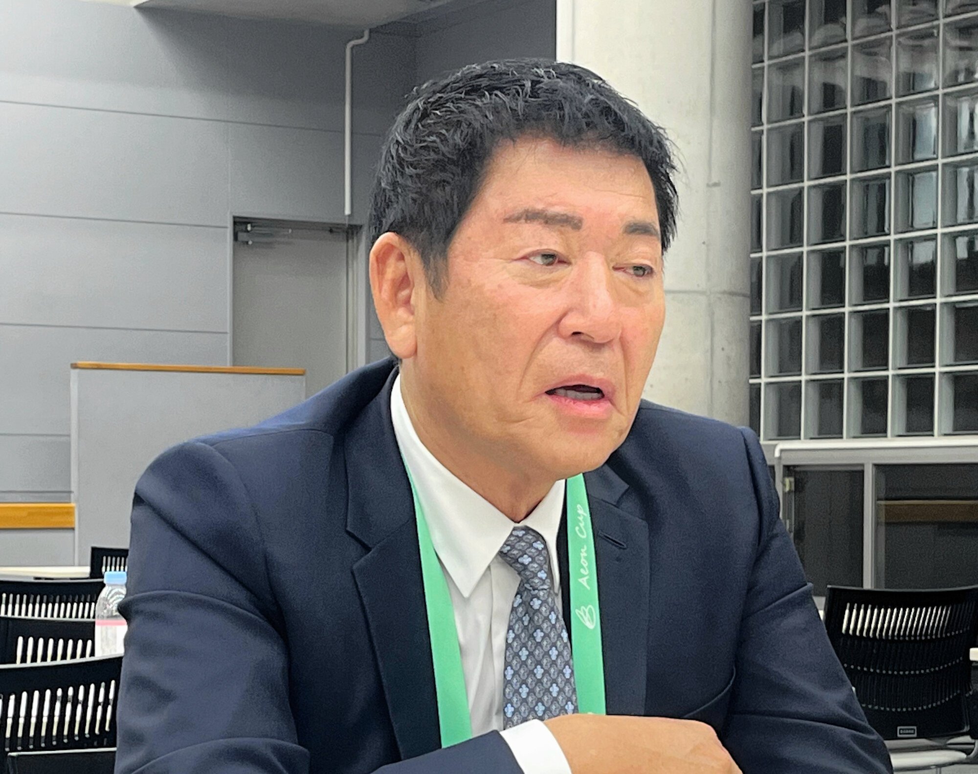 10日、イオンカップ会場で話す国際体操連盟の渡辺守成会長
