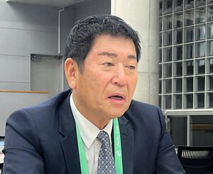10日、イオンカップ会場で話す国際体操連盟の渡辺守成会長