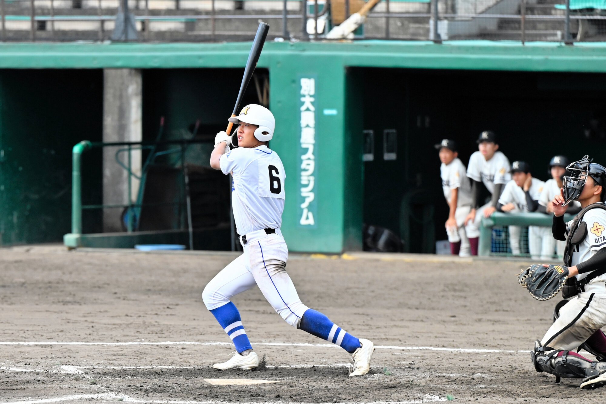 明豊―杵築　八回表明豊1死二塁、川口琥太郎が勝ち越し適時三塁打を放つ=2025年10月12日午後0時12分、別大興産、大村久撮影