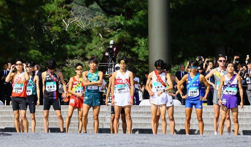 スタートを待つ選手たち(撮影･藤尾明華)
