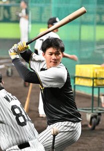 打撃練習をする森下(撮影･石井愛子)