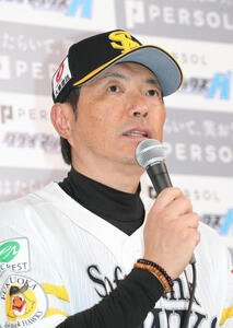 前日会見で話をするソフトバンク小久保監督(撮影･梅根麻紀)