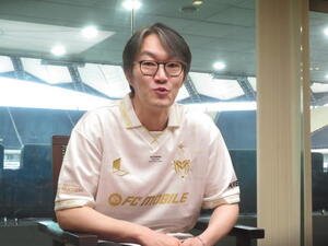 大手ゲーム会社｢NEXON｣がソウルワールドカップスタジアムで開催するレジェンドマッチ｢ICONS MATCH｣を主催した大手オンラインゲーム会社｢NEXON｣のイ･ジョンホン代表取締役社長(撮影･佐藤成)