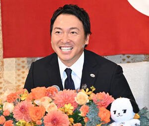 現役引退の記者会見をする巨人長野外野手(撮影･千葉一成)