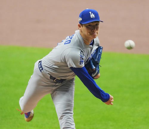 ブルワーズ対ドジャース　ドジャース先発の山本(撮影･菅敏)
