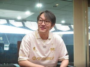 大手ゲーム会社｢NEXON｣がソウルワールドカップスタジアムで開催するレジェンドマッチ｢ICONS MATCH｣を主催した大手オンラインゲーム会社｢NEXON｣のイ･ジョンホン代表取締役社長(撮影･佐藤成)