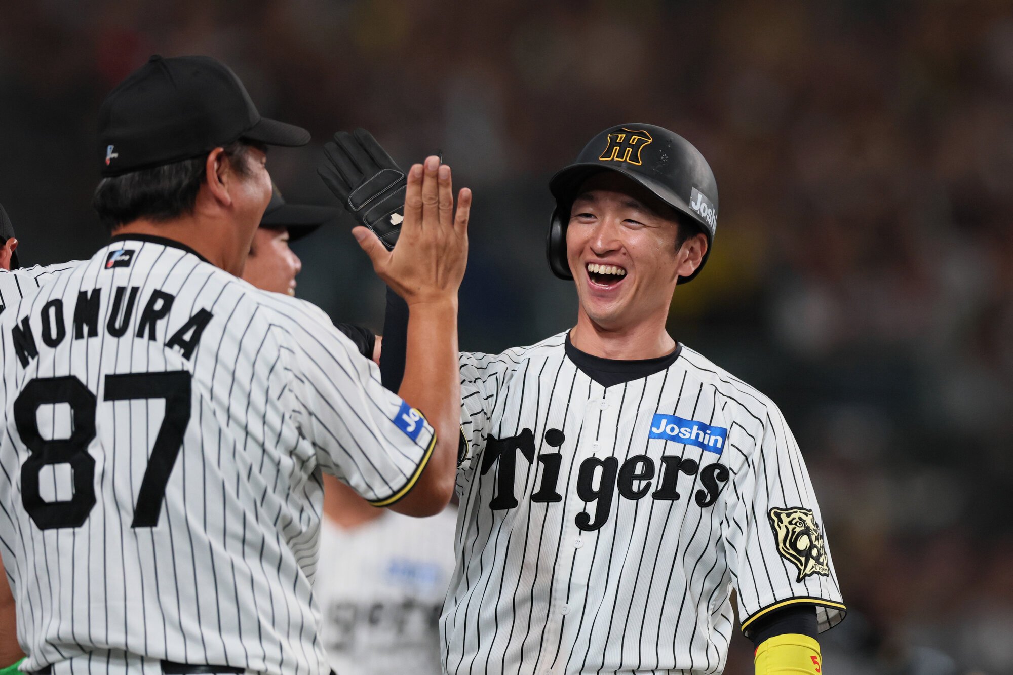 阪神が足技で先勝　三盗の近本｢バッチリはまった｣　CSファイナル