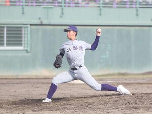 花巻東対八戸学院光星　2番手で登板した花巻東･萬谷堅心投手(撮影･高橋香奈)