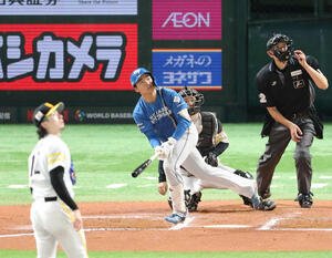 ソフトバンク対日本ハム　6回表日本ハム無死、山県は左越え本塁打を放つ(撮影･梅根麻紀)