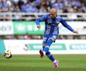 山形対熊本　後半20分、先制ゴールを放つ山形ディサロ(撮影･木村有優)