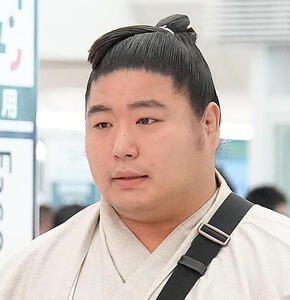 若元春、若隆元とロンドンで念願ハリポタスタジオ訪問＆魔法の杖持ち笑顔　豊昇龍や佐田の海は…