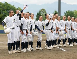 佐野日大、元阪神の麦倉洋一監督が凱旋へ｢選手たちが甲子園でプレーできるのが1番｣／関東大会