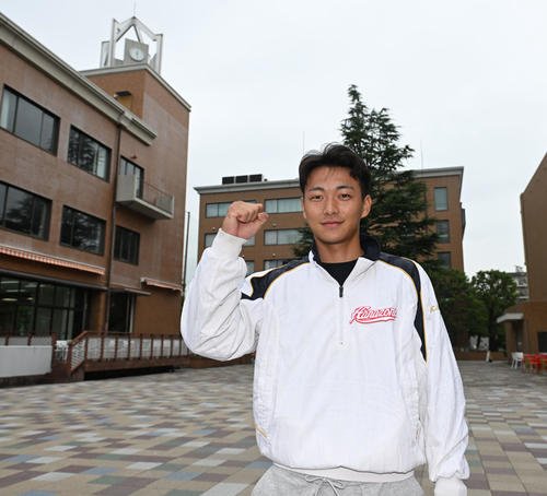 ドラフトを前日に控え、吉報を待つ花園大･藤原(撮影･和賀正仁)